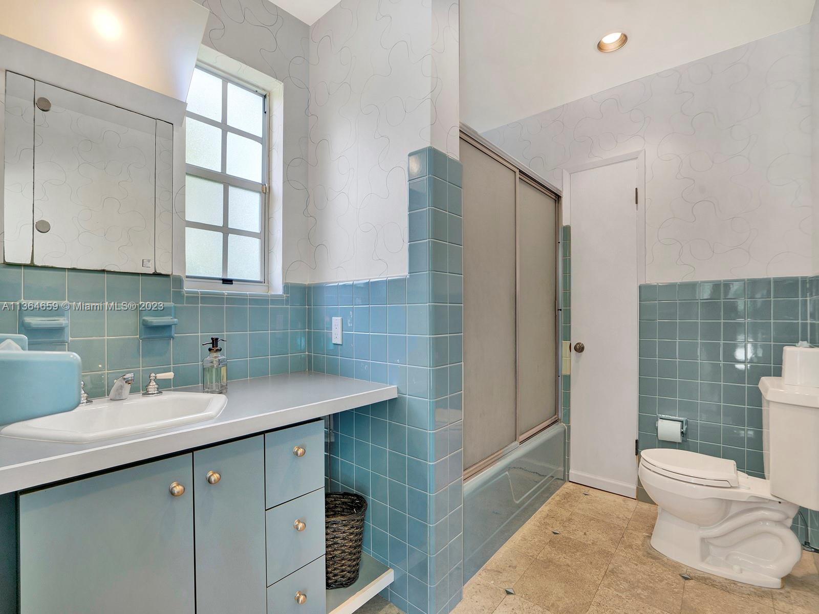 HALLMARK HGTS ESTS - Residential