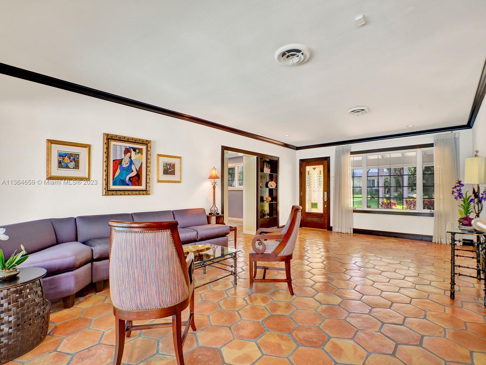 HALLMARK HGTS ESTS - Residential