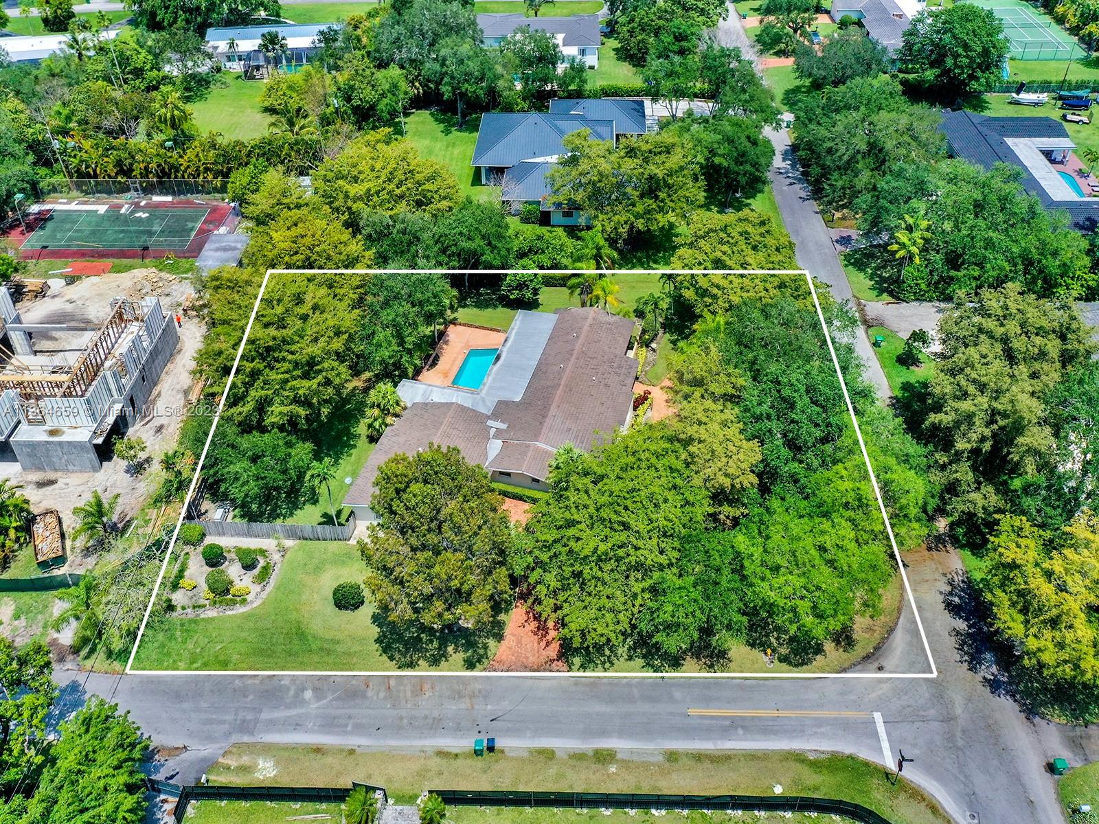 HALLMARK HGTS ESTS - Residential