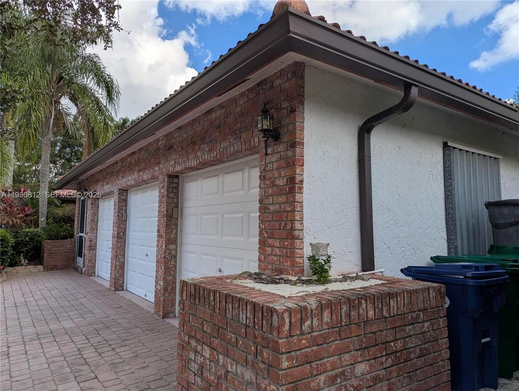 Photo of 5245 NW 58th Ter, Coral Springs, FL 33067 (MLS # A11930812)