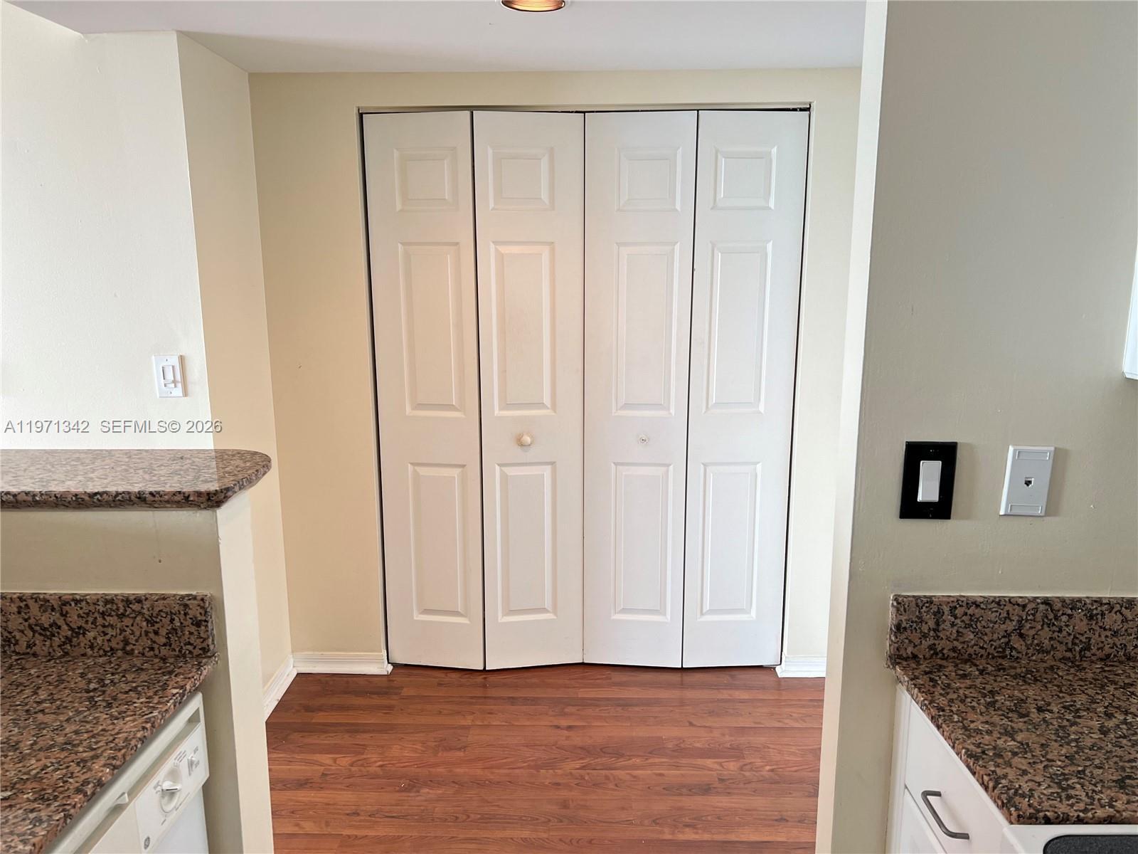 THE MARK ON BRICKELL COND - Residential