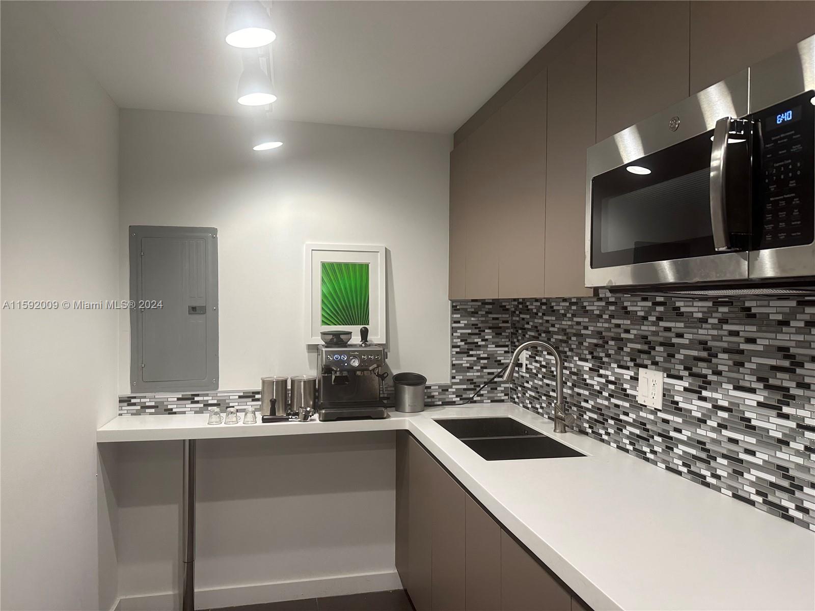 MIDBLOCK MIAMI CONDO - Residential