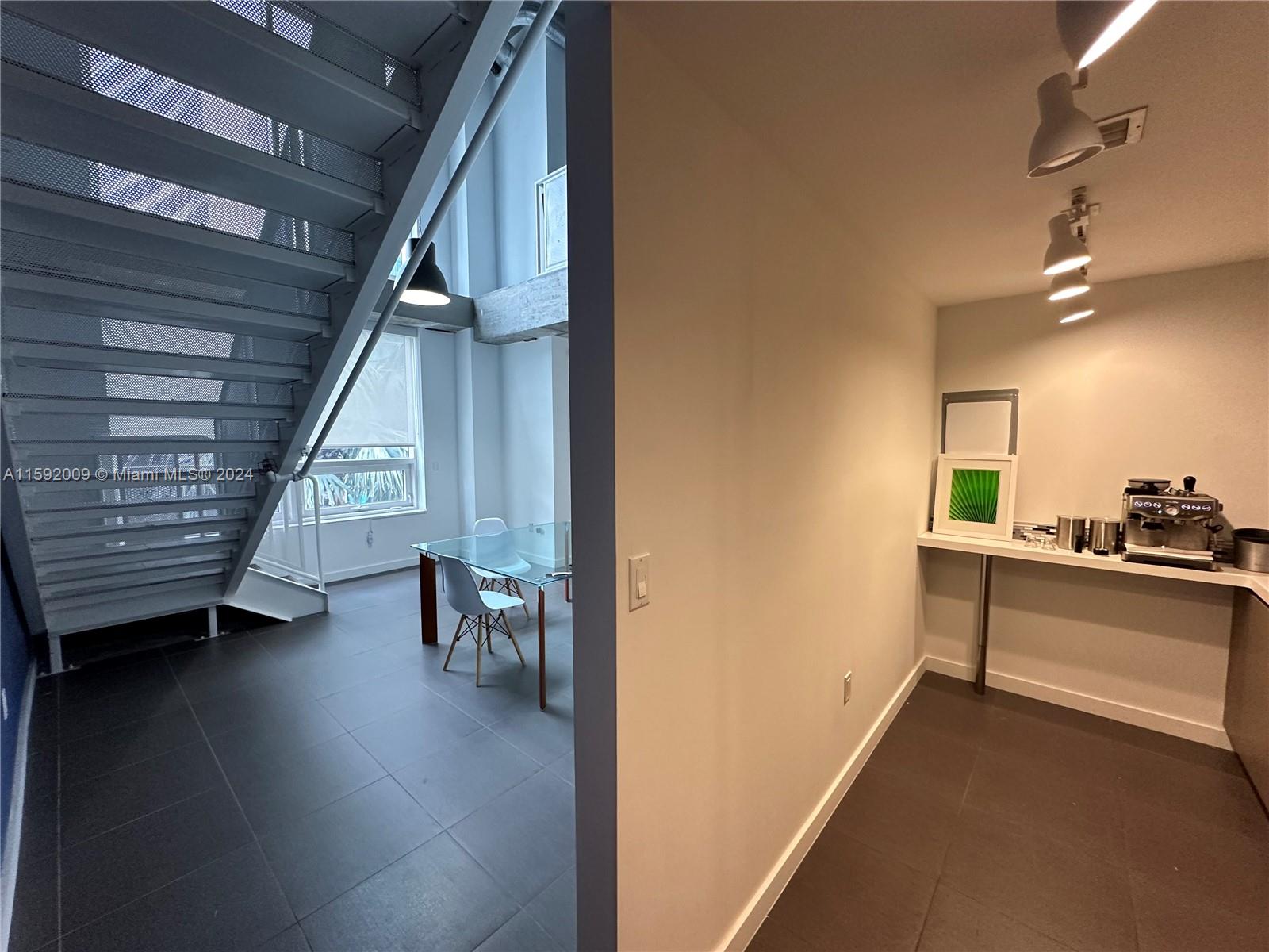 MIDBLOCK MIAMI CONDO - Residential