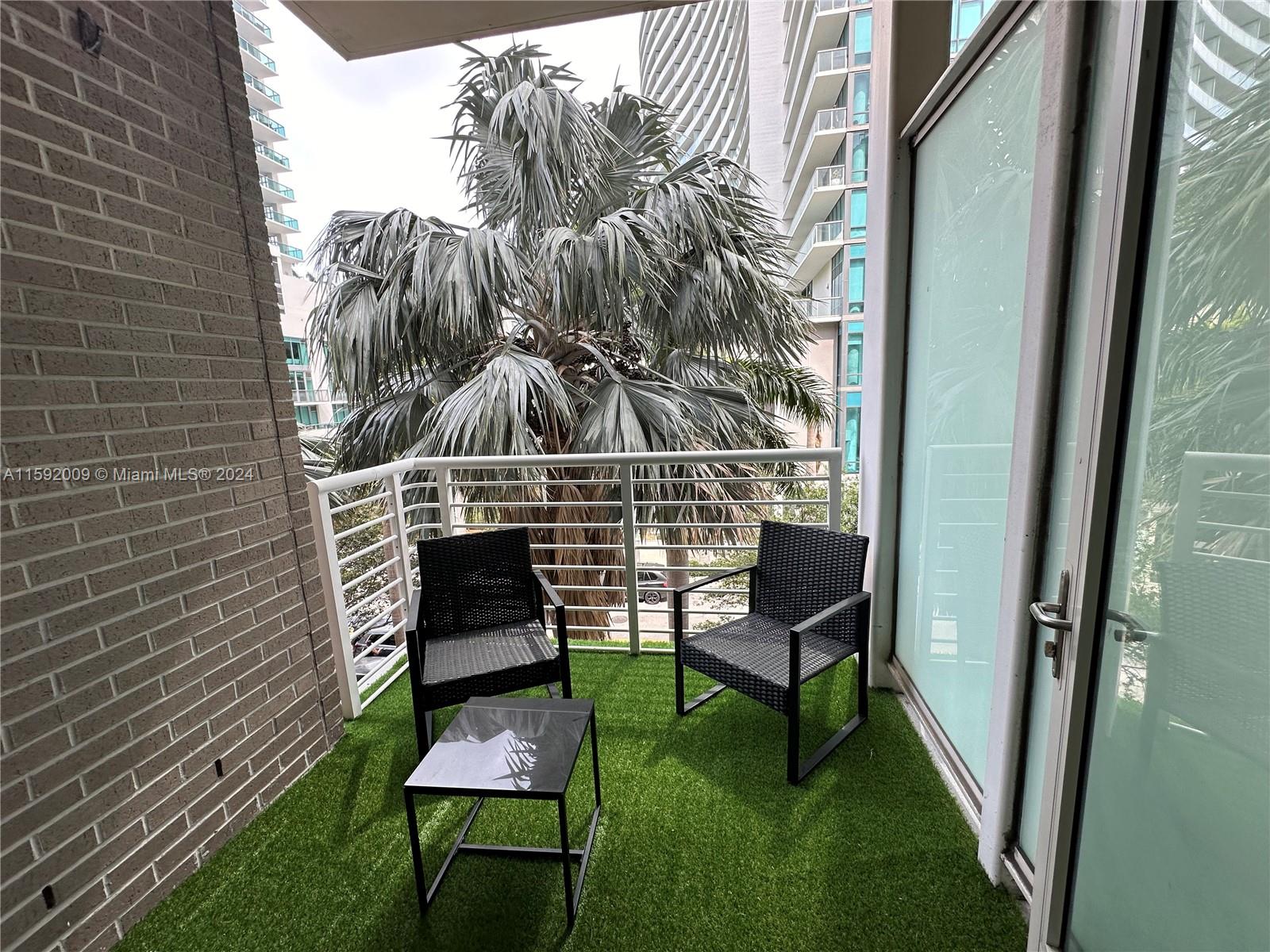 MIDBLOCK MIAMI CONDO - Residential
