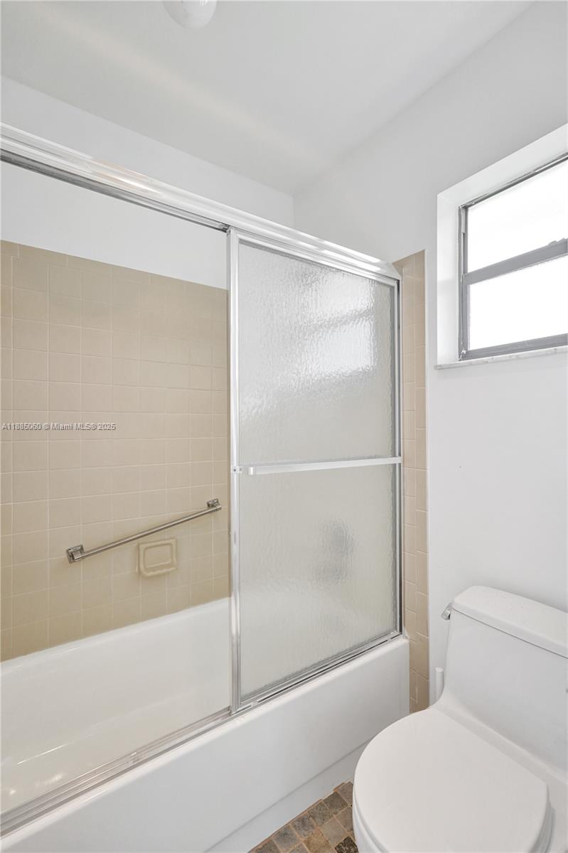 GOLDEN LAKES VILLAGE COND - Residential Lease