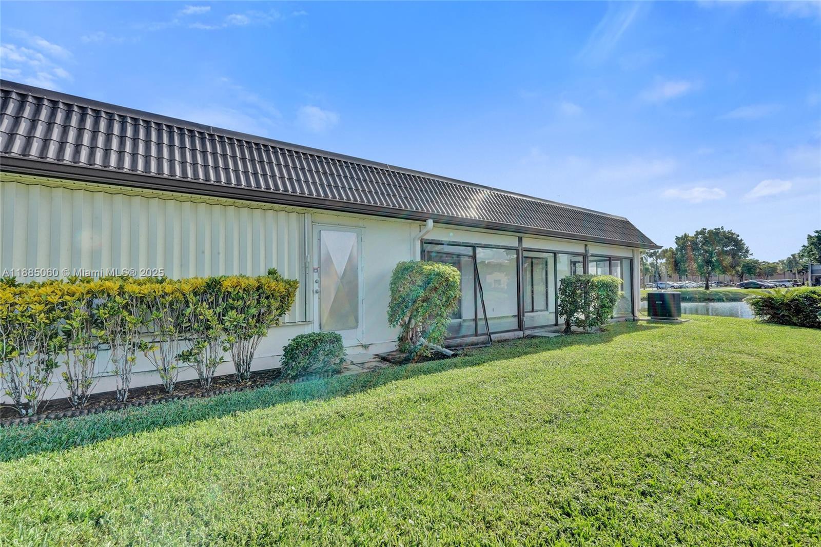 GOLDEN LAKES VILLAGE COND - Residential Lease