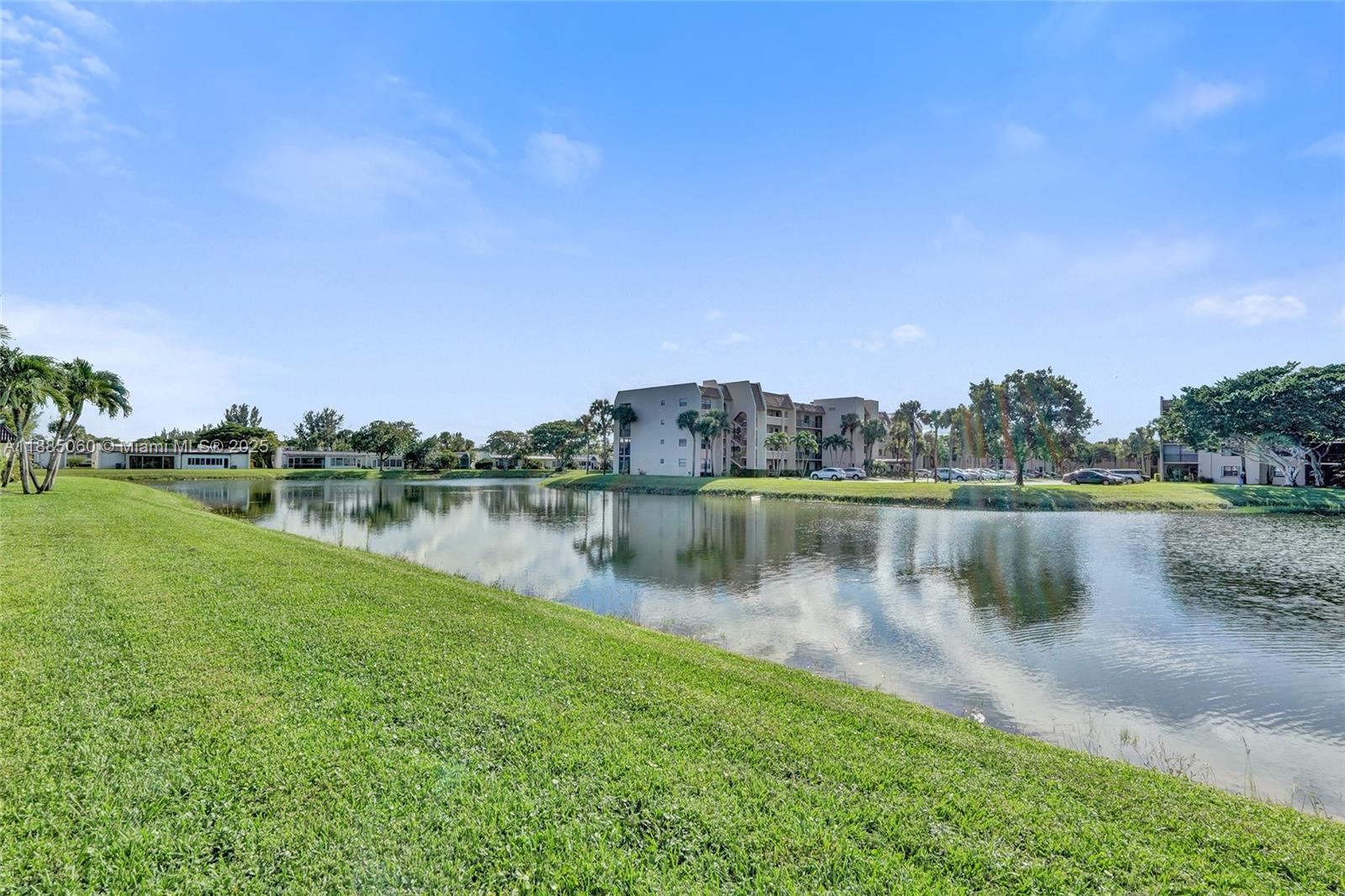 GOLDEN LAKES VILLAGE COND - Residential Lease