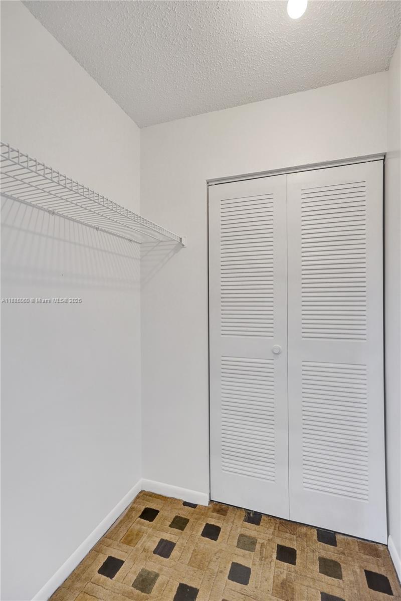 GOLDEN LAKES VILLAGE COND - Residential Lease