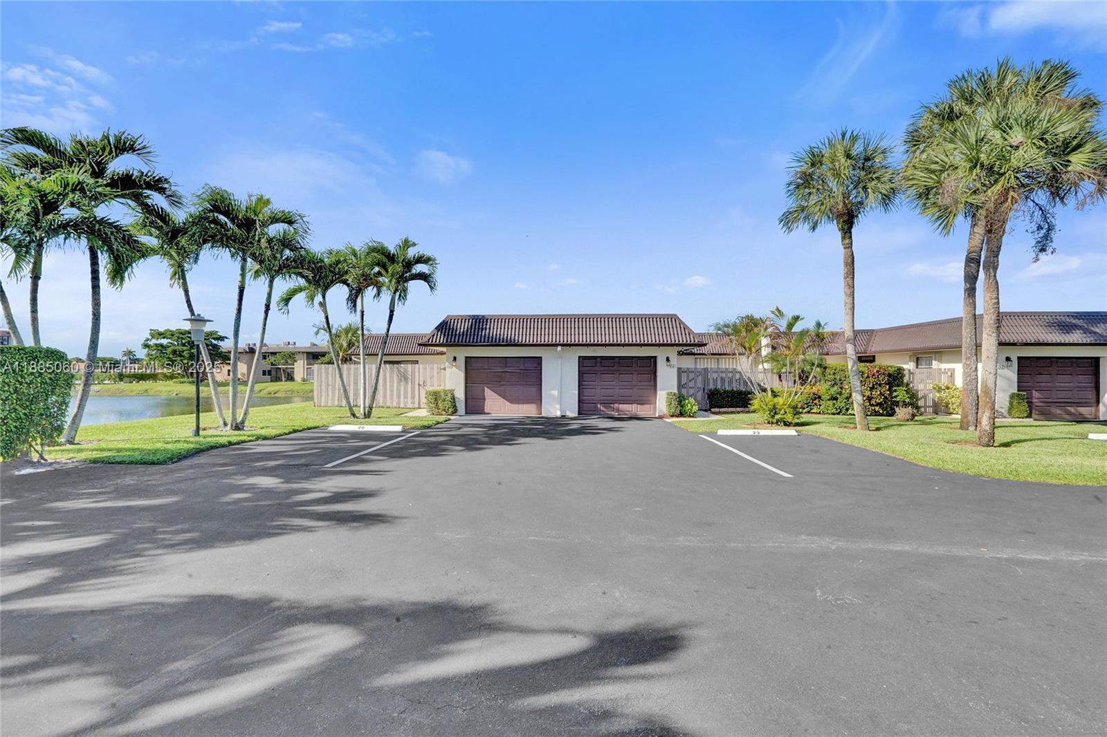 GOLDEN LAKES VILLAGE COND - Residential Lease