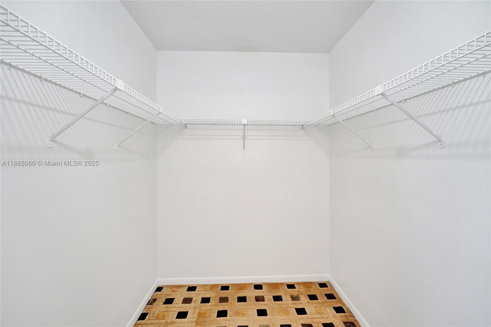 GOLDEN LAKES VILLAGE COND - Residential Lease