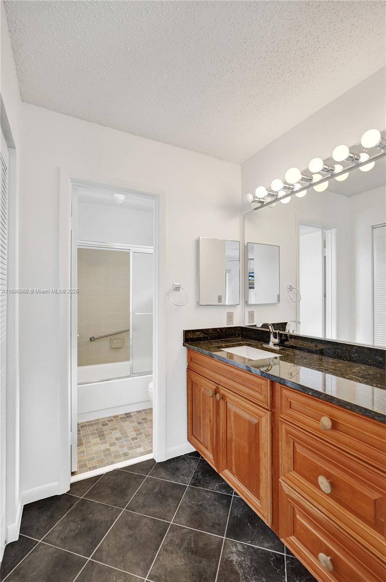 GOLDEN LAKES VILLAGE COND - Residential Lease