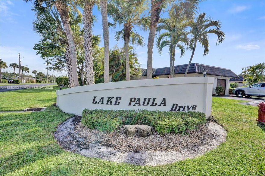 2-bedroom, 2-bath corner villa sits right on the water in a gated 55+ community. Enjoy your own fenced front courtyard, updated kitchen, updated bedrooms & partially updated bathrooms. Tile flooring throughout the main areas w/carpet in the secondary bedroom. A huge glass-enclosed back patio where you can relax and soak in stunning water views. This 55+ community offers a beautiful clubhouse with an auditorium, café, exercise room, card room, Olympic-size swimming pool w/separate spa, tennis courts, billiard room, Wi-Fi & a well-stocked library. A full-time Lifestyle Director organizes activities year-round, including live entertainment, weekly movies, dinners, water aerobics, Zumba, lectures, special interest clubs, and more. This villa checks all the boxes and a resort-style lifestyle!