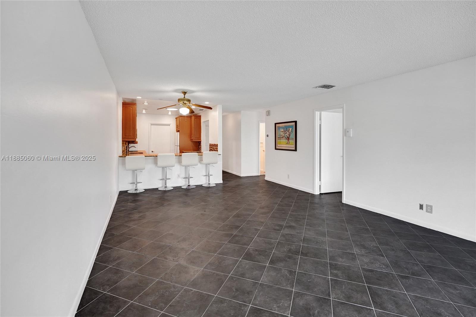 GOLDEN LAKES VILLAGE COND - Residential Lease