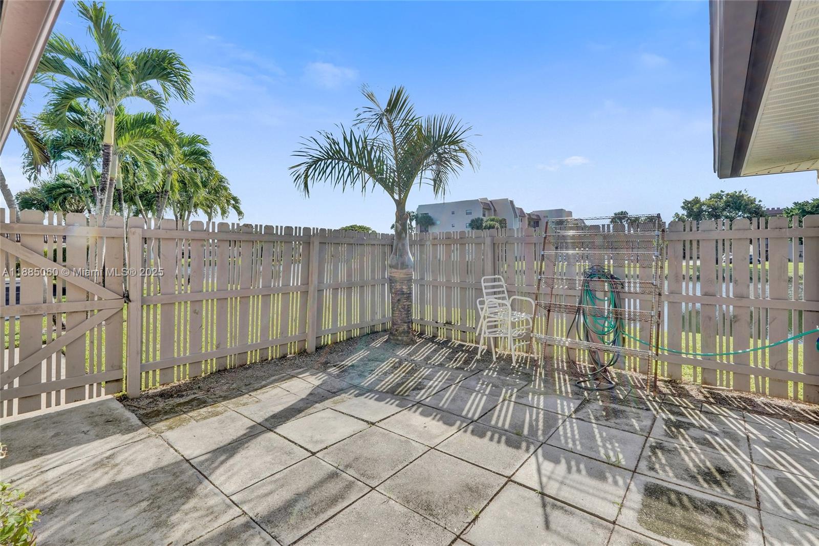 GOLDEN LAKES VILLAGE COND - Residential Lease