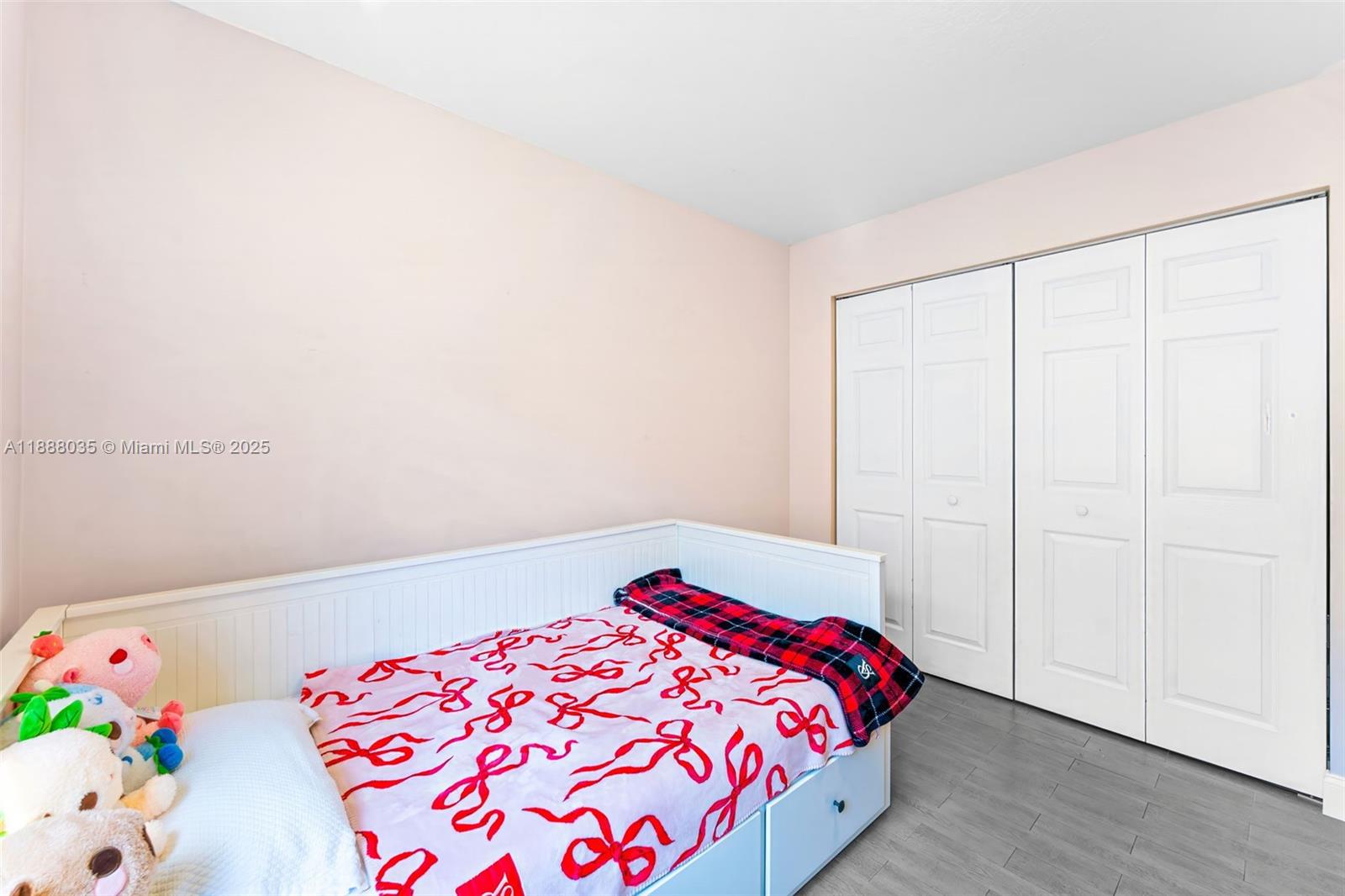 SECTORS 3 & 4 BOUNDARY PL - Residential