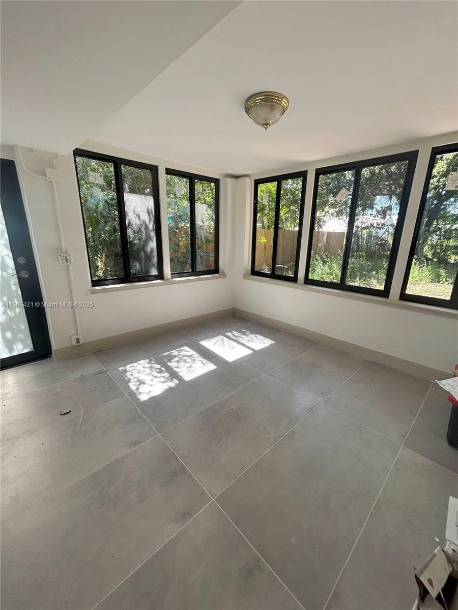 LAUDERDALE - Residential