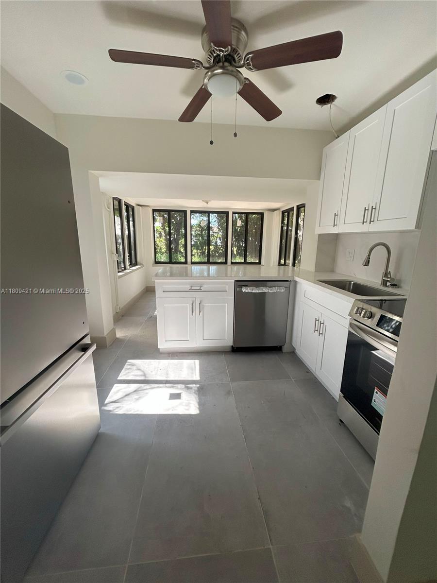 CALLING ALL INVESTORS, DEVELOPERS, FIRST-TIME BUYERS & MORE! Fully renovated in a prime location just 5 min from Las Olas. HIGHLY MOTIVATED OFFERING 3K CREDIT AT CLOSING! Zoned RD-15, it’s a rare opportunity to build townhomes or a duplex. Several neighbors have done the same and sold for $900K+ each townhome. You could live in the home and build a 2nd unit in the backyard to pay your mortgage! First time buyers have space to build a pool or bbq area. Whether you're an investor looking for serious upside or a first time homeowner wanting a high-appreciation asset in a booming area, this one checks all the boxes. Move fast—opportunities like this don’t last! Deals like this in such a hot location don’t come around often—submit your offer now before someone else locks in the upside!