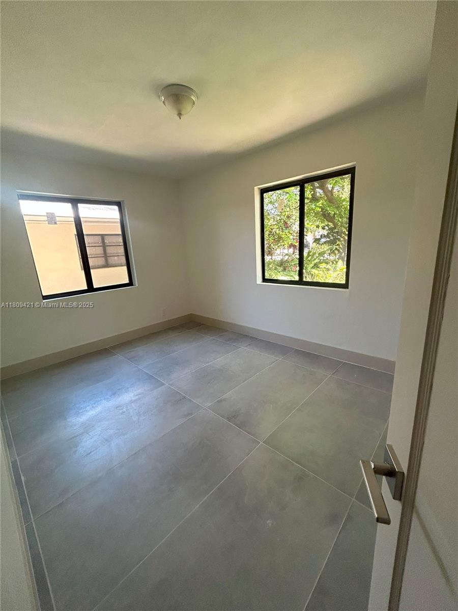 LAUDERDALE - Residential
