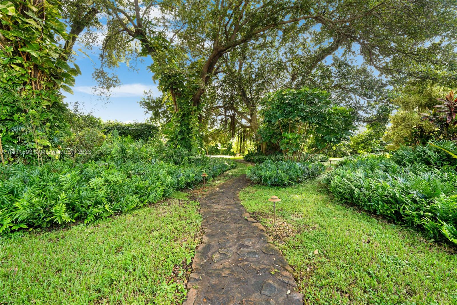 PALM BEACH FARMS CO 10 - Land