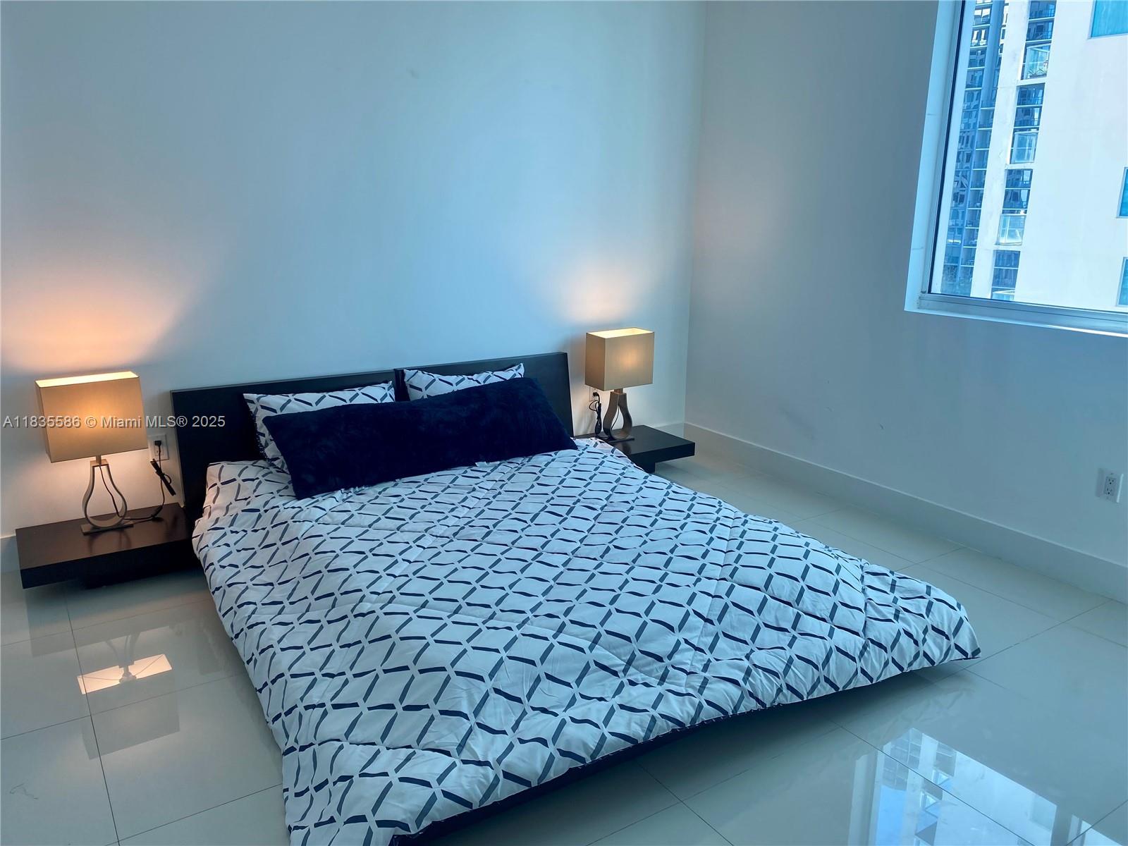 500 Brickell Ave 1807