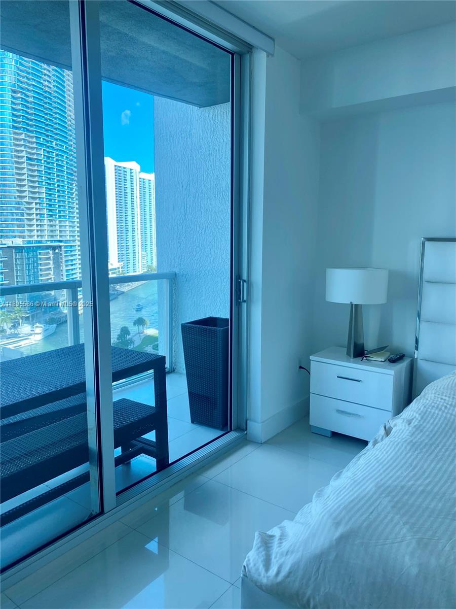 500 Brickell Ave 1807