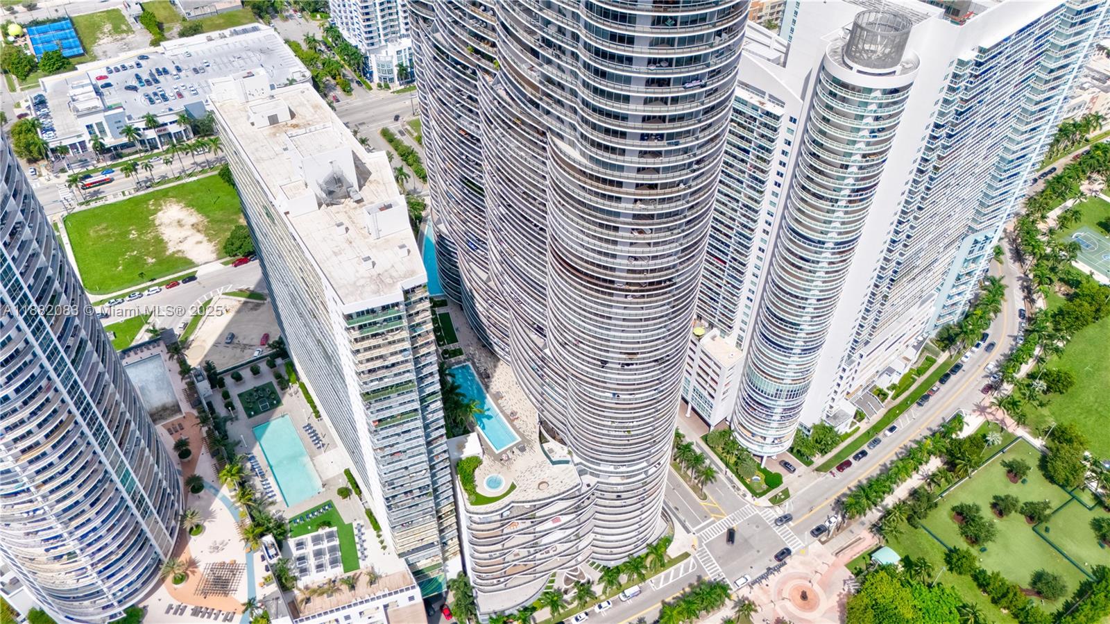 ARIA ON THE BAY CONDO - Residential