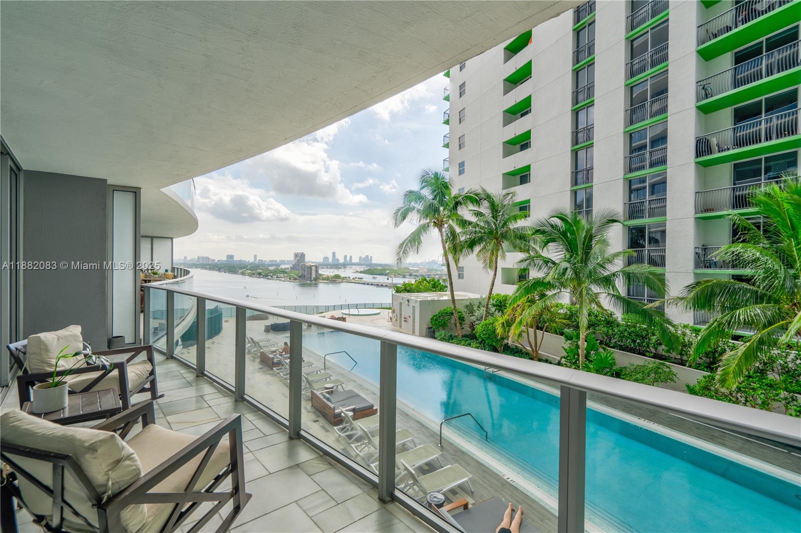 ARIA ON THE BAY CONDO - Residential