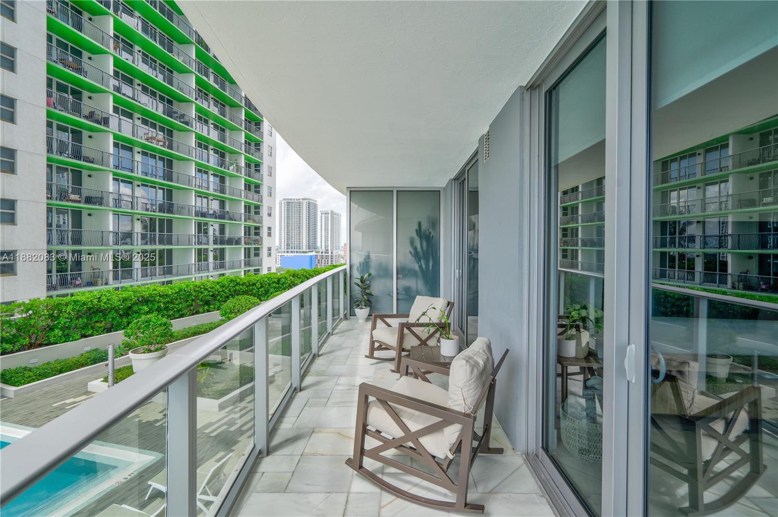 ARIA ON THE BAY CONDO - Residential