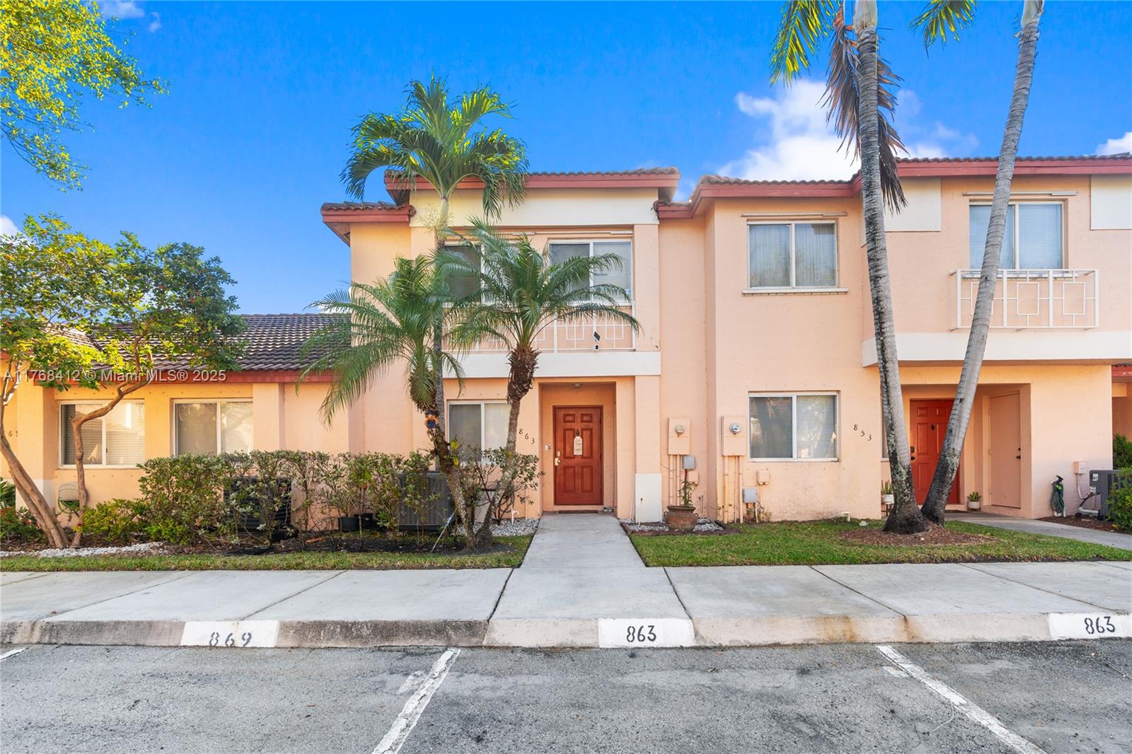 863 NW 208th Ter 863