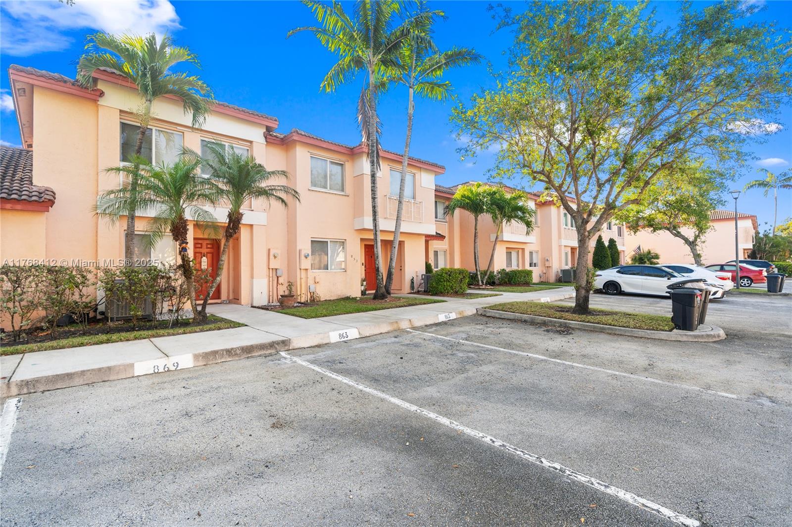 863 NW 208th Ter 863