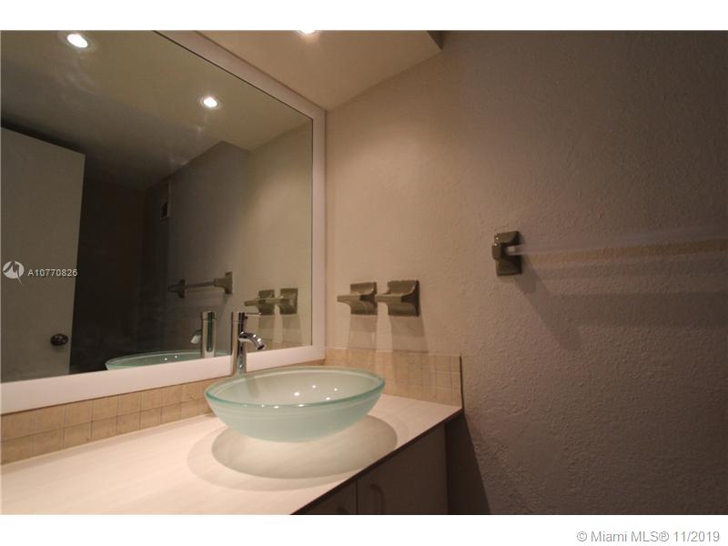 LOS ARBOLES CONDO - Residential Lease