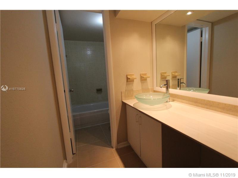 LOS ARBOLES CONDO - Residential Lease