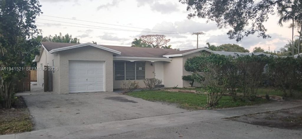 Photo of 6841 Liberty St, Hollywood, FL 33024 (MLS # A11941521)