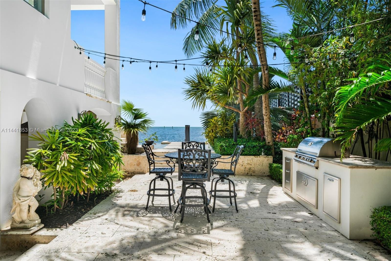 CRYSTAL VIEW - Residential