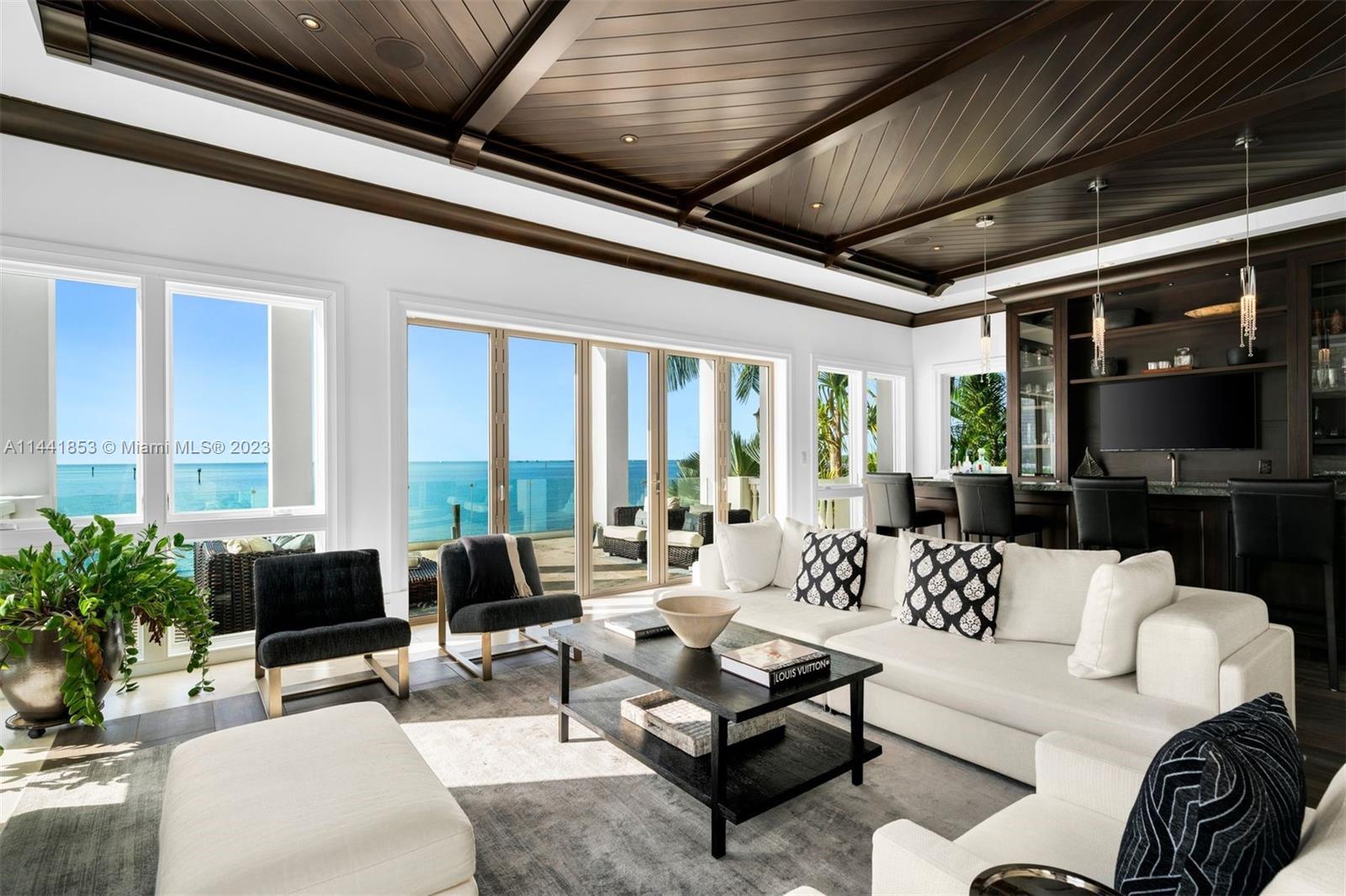 CRYSTAL VIEW - Residential