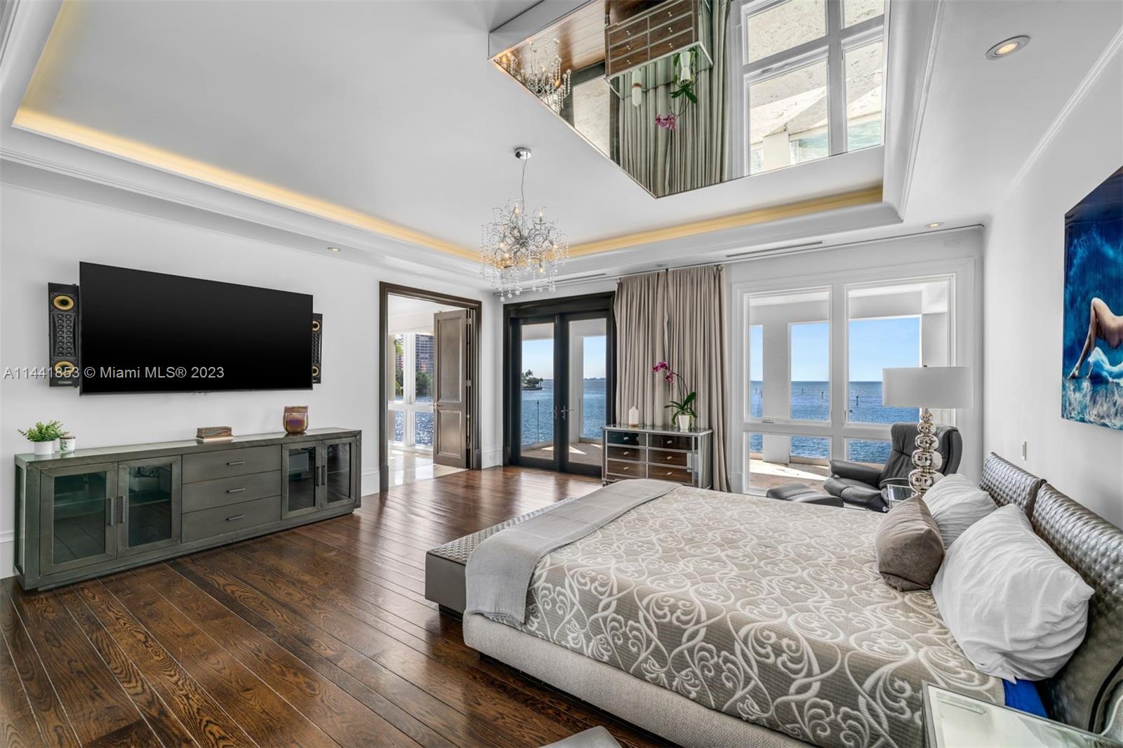 CRYSTAL VIEW - Residential