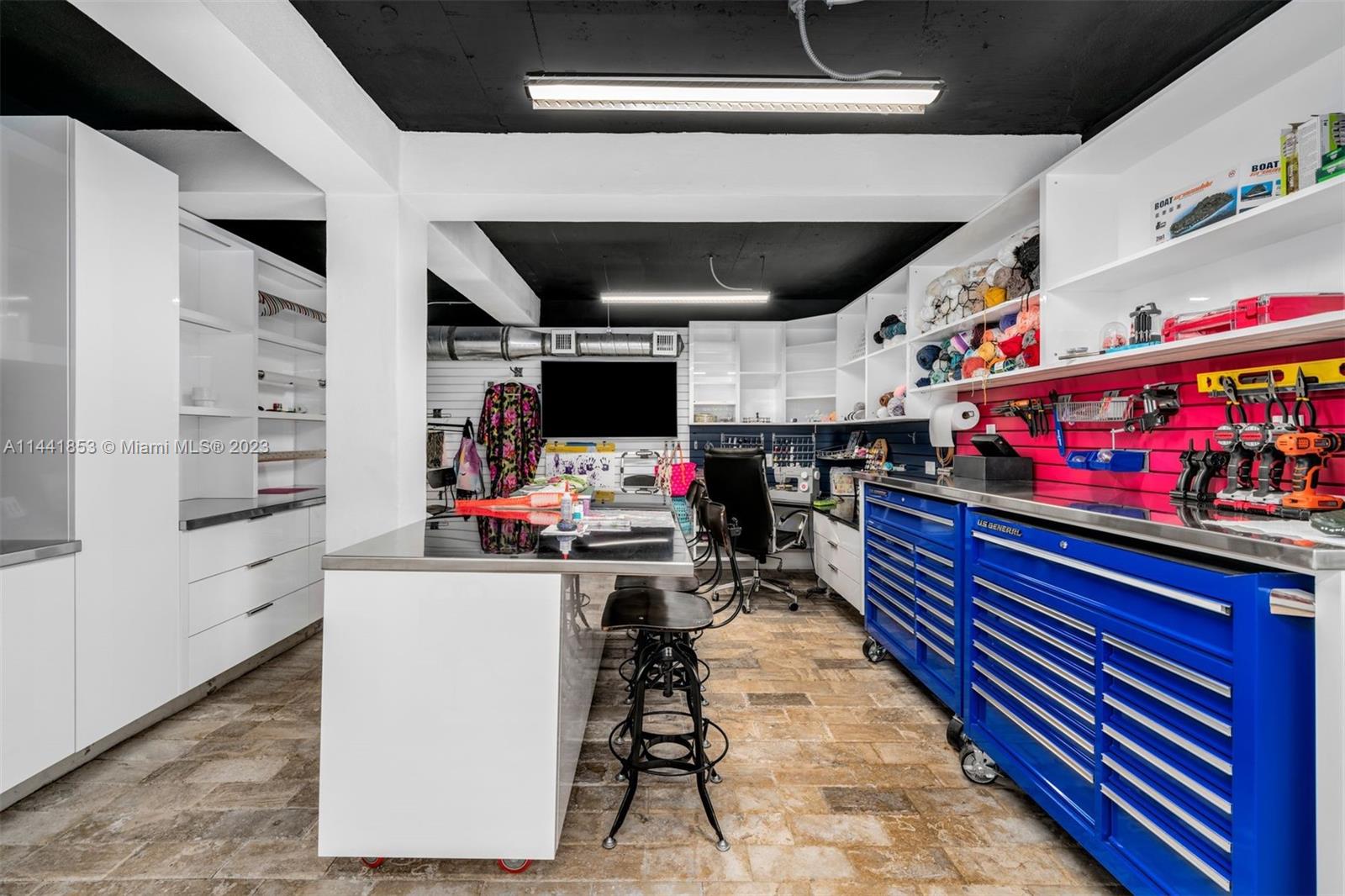 CRYSTAL VIEW - Residential