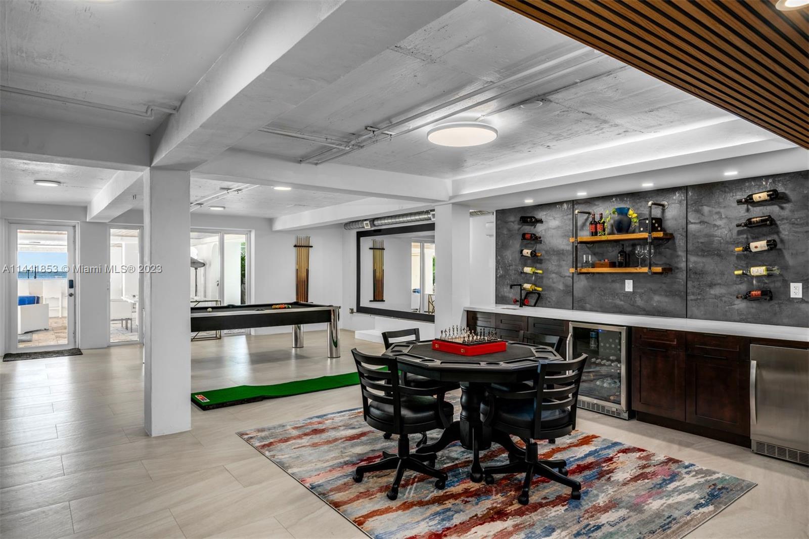 CRYSTAL VIEW - Residential