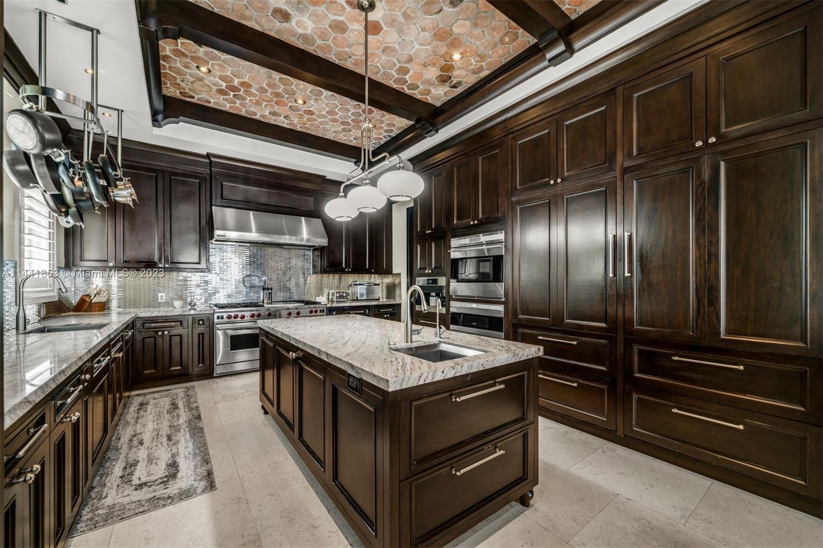 CRYSTAL VIEW - Residential