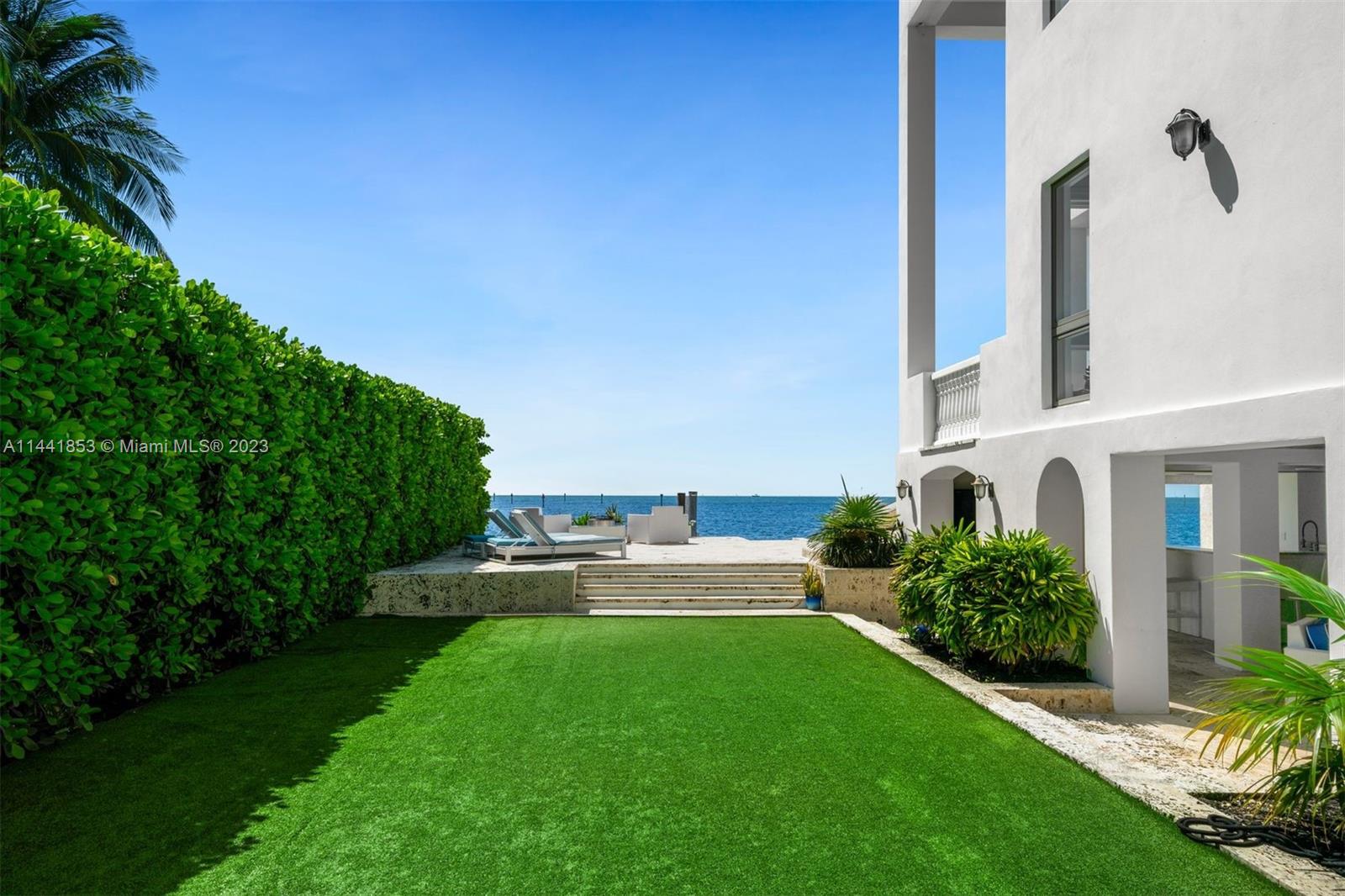 CRYSTAL VIEW - Residential