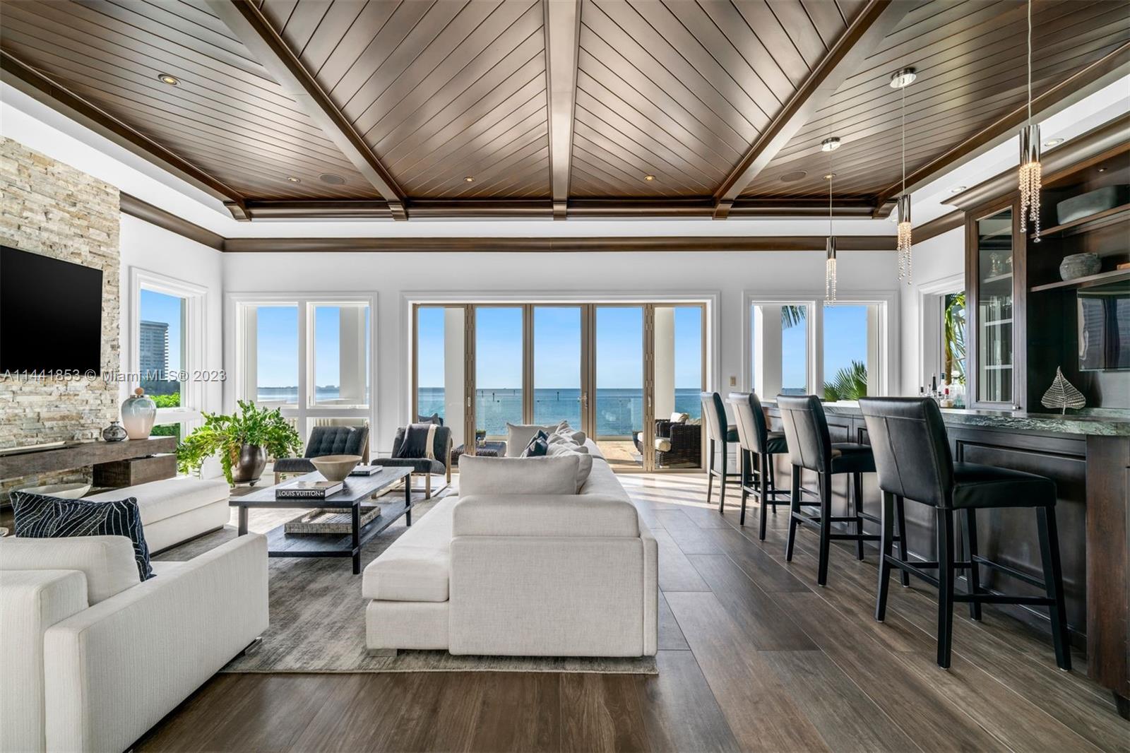 CRYSTAL VIEW - Residential