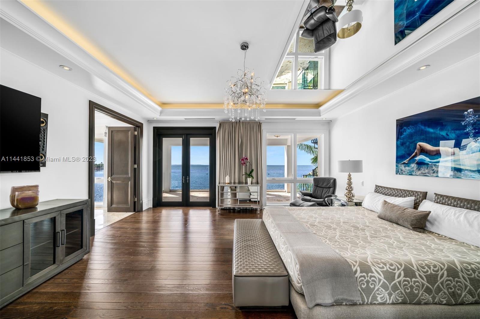 CRYSTAL VIEW - Residential