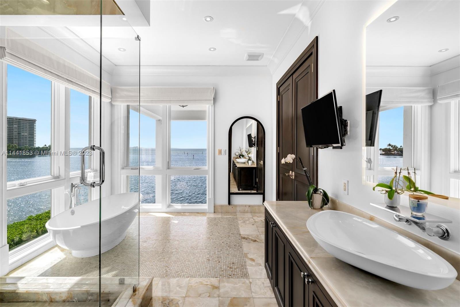 CRYSTAL VIEW - Residential