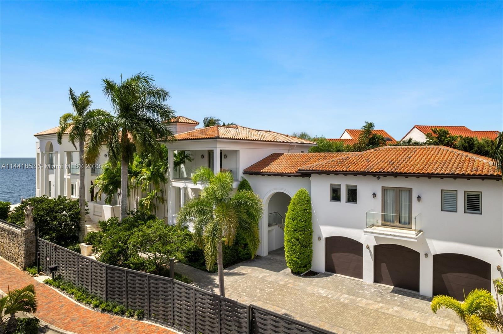 CRYSTAL VIEW - Residential