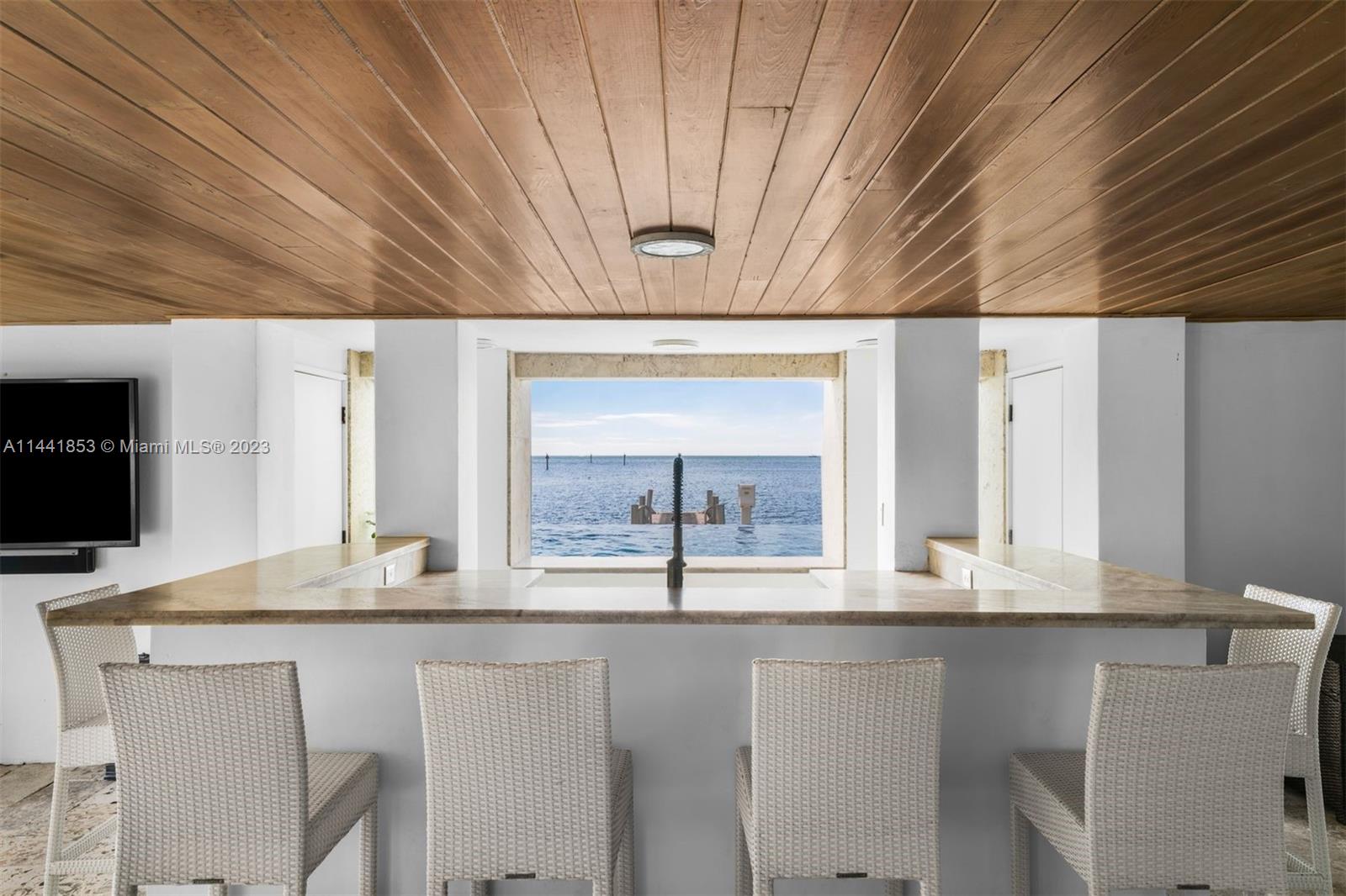 CRYSTAL VIEW - Residential