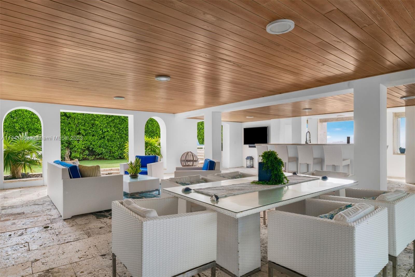 CRYSTAL VIEW - Residential