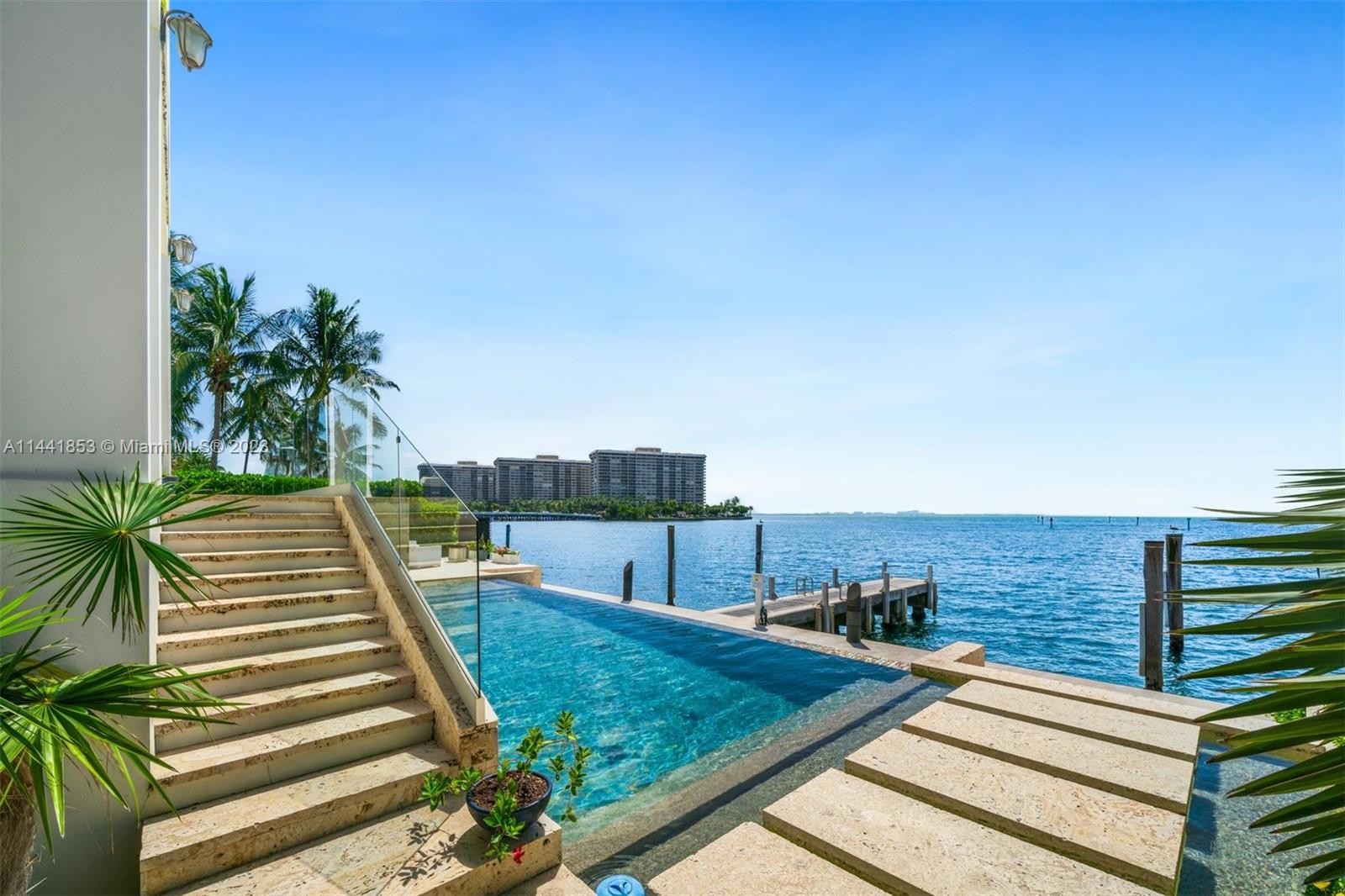 CRYSTAL VIEW - Residential