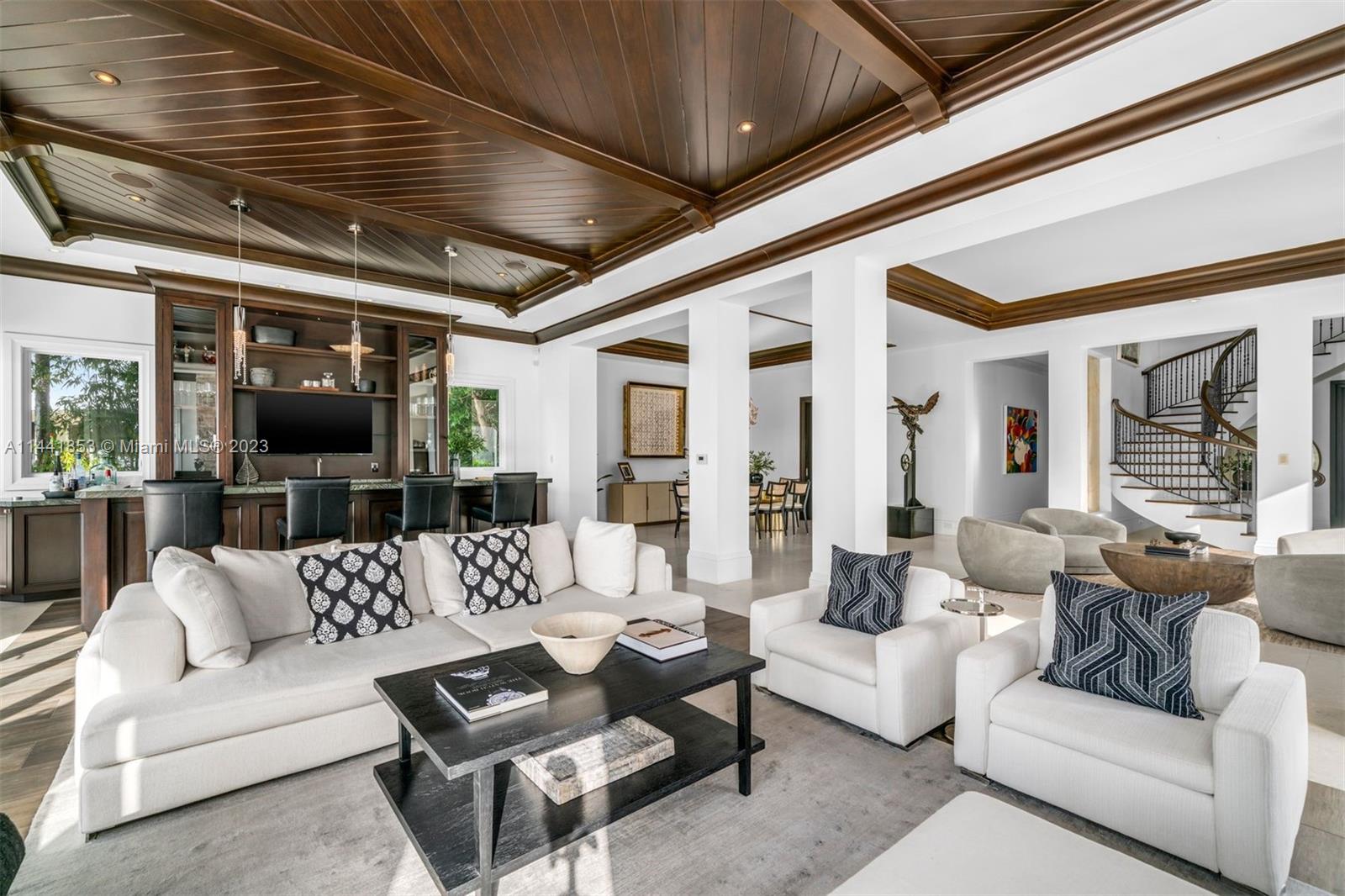 CRYSTAL VIEW - Residential