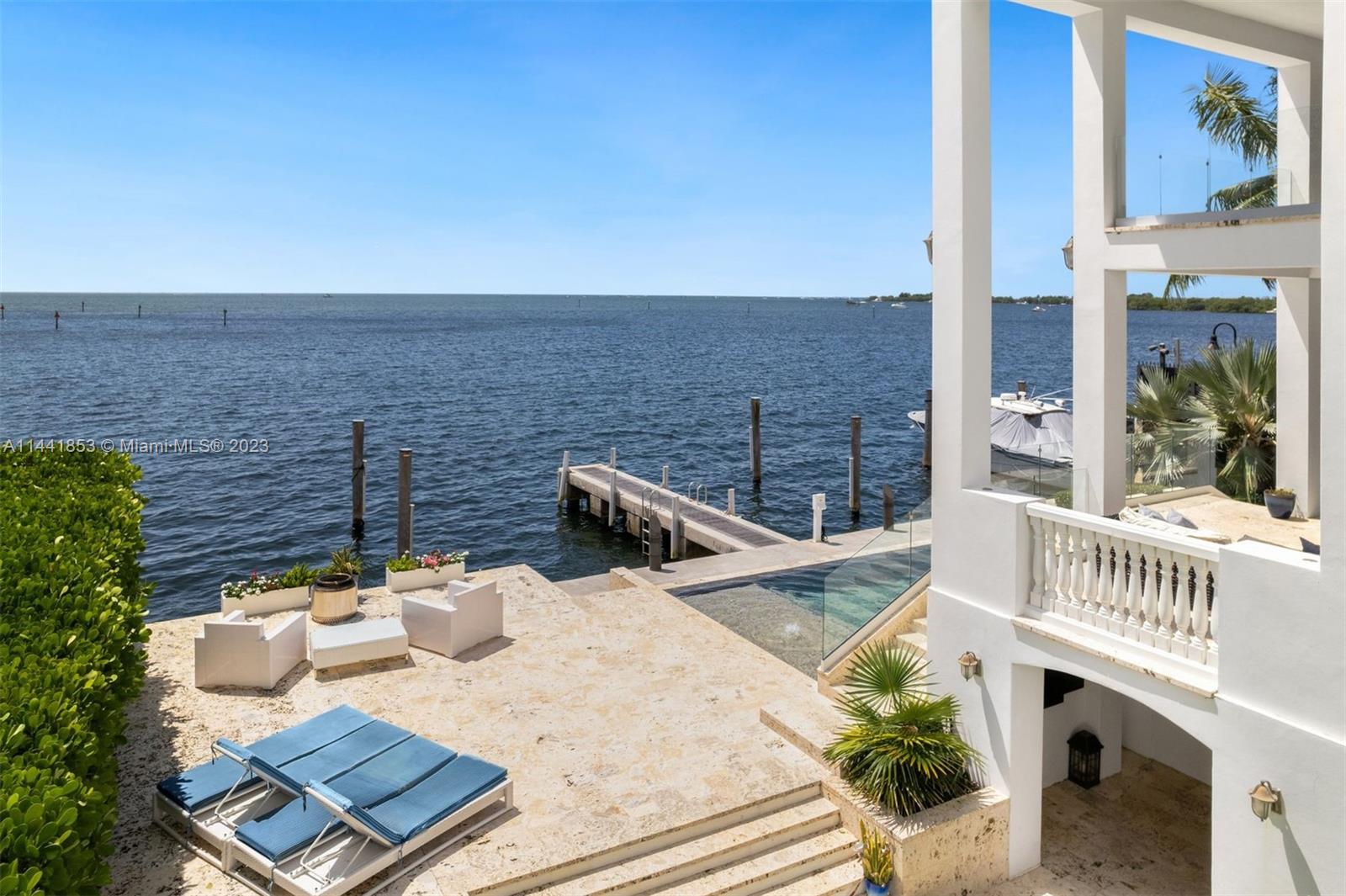 CRYSTAL VIEW - Residential