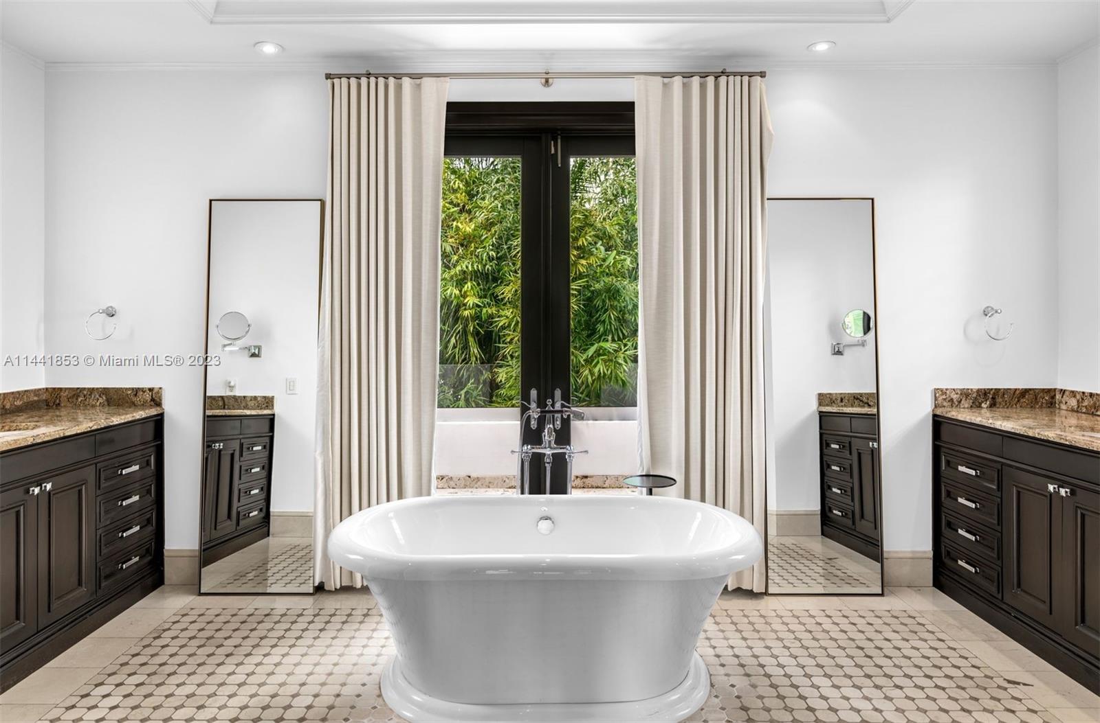 CRYSTAL VIEW - Residential